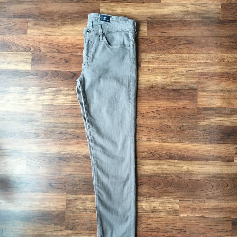 AG Stevie Slim Straight Ankle 26R